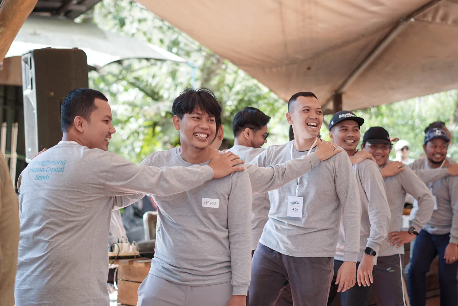 Interaksi tim saat corporate bonding InJourney Airports
