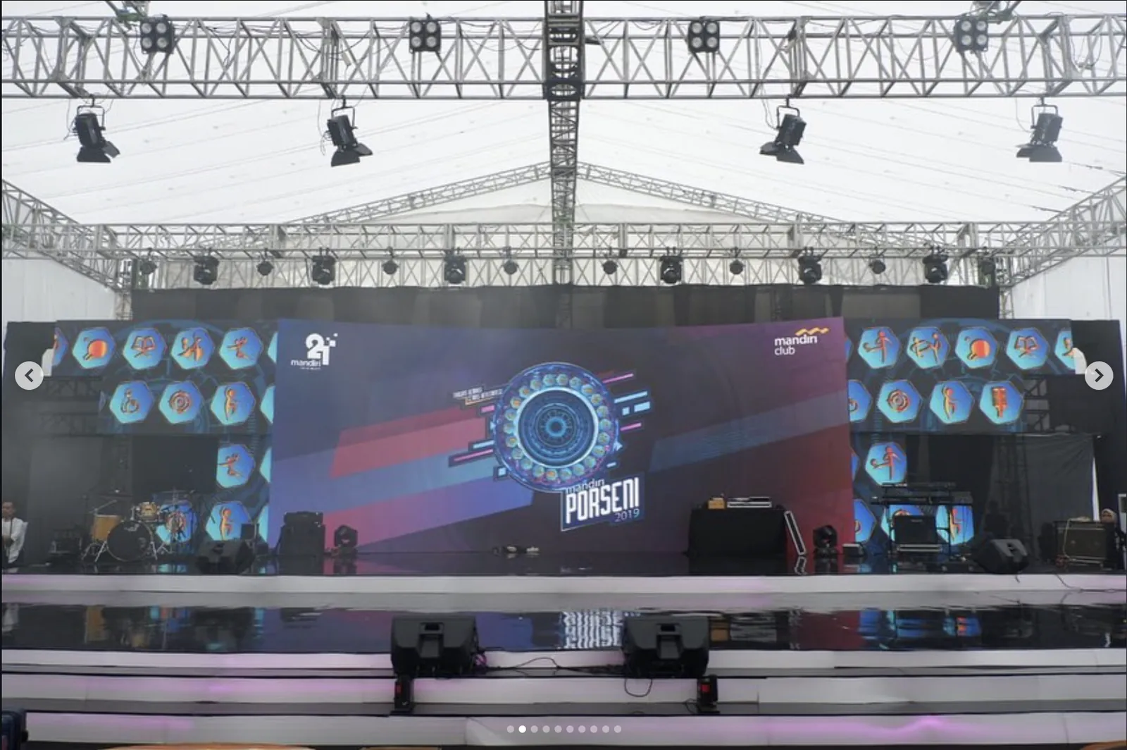 Panggung Porseni Mandiri dari depan